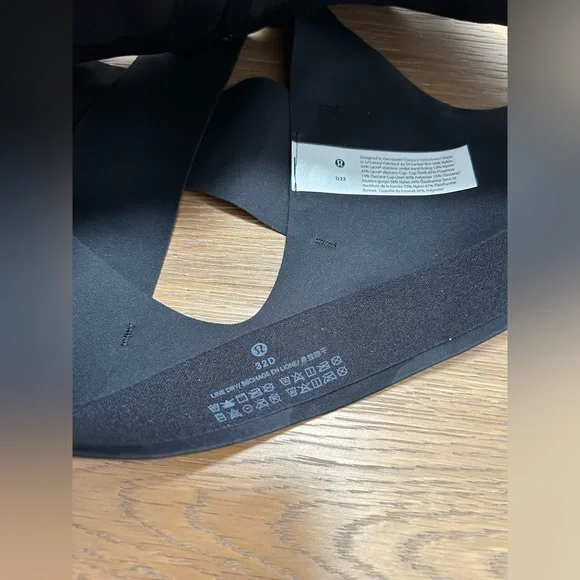 32D Lululemon Enlite Bra